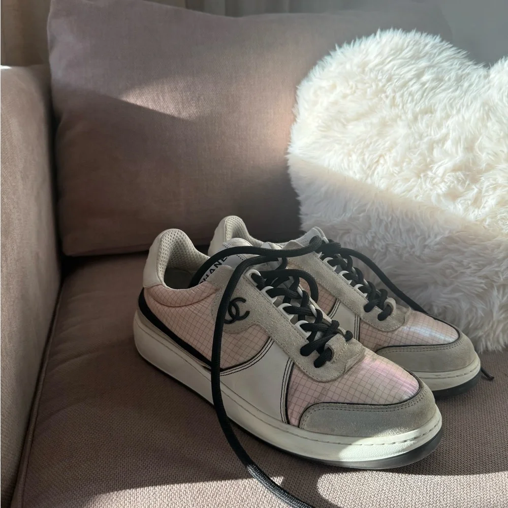CHANEL CC Suede & Calfskin Sneakers,Size 38.5 (Fits US 8.5/EU 39)Pink/Grey/White